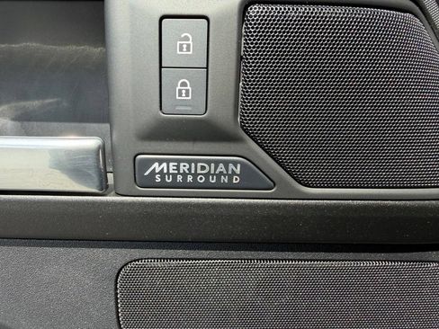 Used 2025 Land Rover Defender 130 V8 AWD/4WD image 36