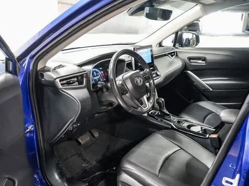 Certified 2024 Toyota Corolla Cross XLE image 17
