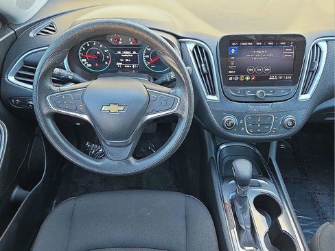 Used 2023 Chevrolet Malibu LT image 18