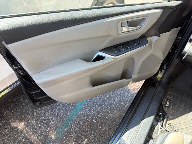 Used 2016 Toyota Camry SE FWD image 6