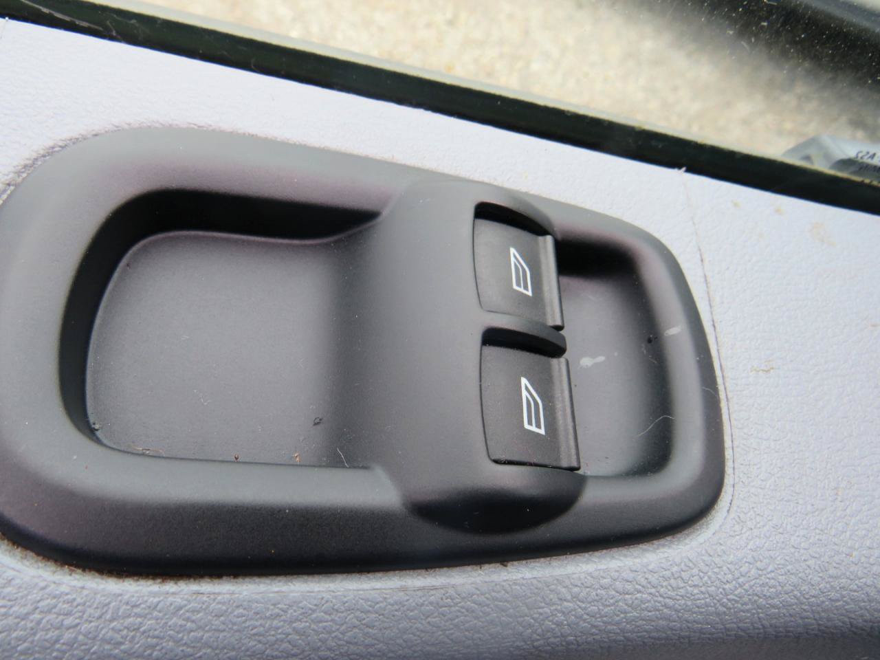 Used 2019 Ford Transit 150 130 Low Roof RWD image 17