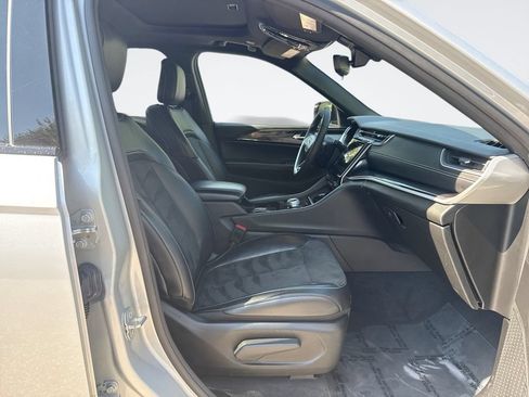 Used 2023 Jeep Grand Cherokee Altitude AWD/4WD image 25