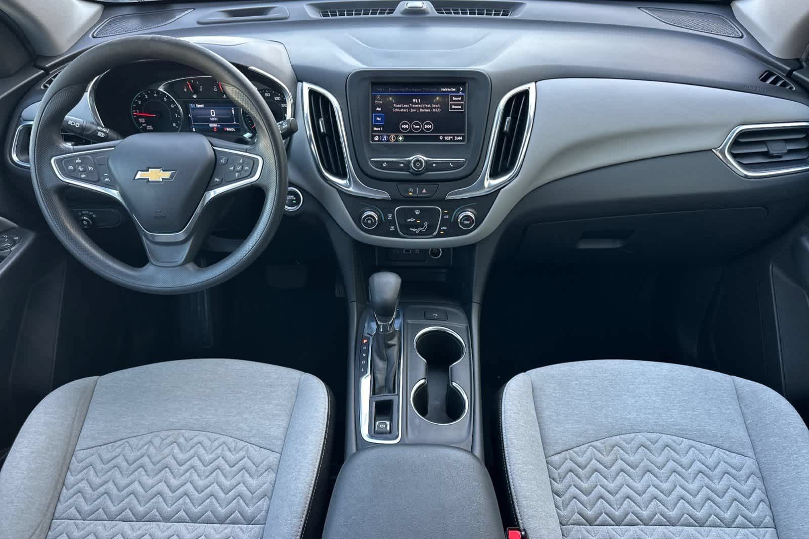Used 2023 Chevrolet Equinox LT AWD/4WD image 3