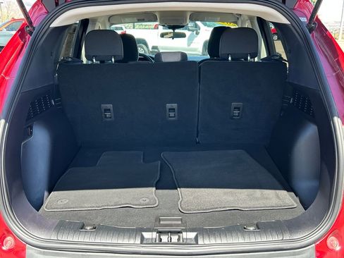 Used 2022 Ford Escape SE w/ SE Sport Appearance Package image 5