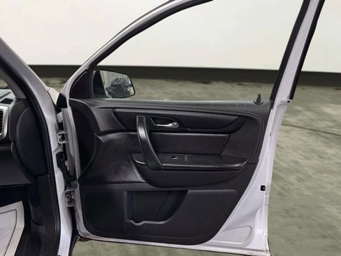 Used 2016 GMC Acadia SLE image 21