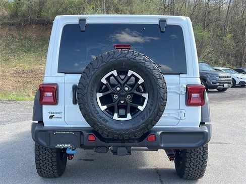 New 2025 Jeep Wrangler Unlimited Rubicon 4xe w/ Technology Group AWD/4WD image 5