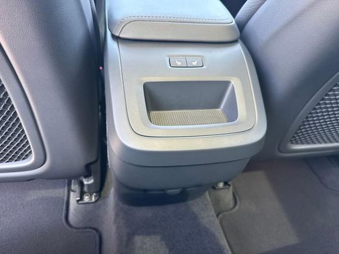 Certified 2025 Volvo XC60 B5 Plus AWD/4WD image 10