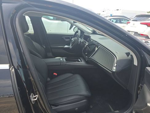 Used 2025 Mercedes-Benz E 350 4MATIC Sedan w/ Winter Package image 5
