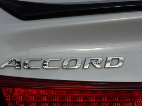 Used 2022 Honda Accord Sport image 19