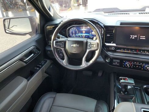 Used 2022 Chevrolet Silverado 1500 ZR2 w/ Technology Package image 13