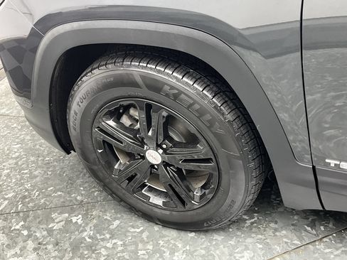 Certified 2019 GMC Terrain SLE w/ Driver Convenience Package AWD/4WD image 32