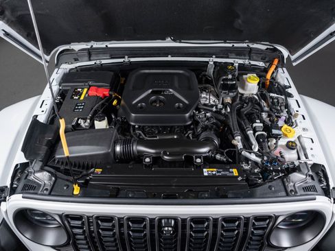 Used 2023 Jeep Wrangler Unlimited Rubicon 4xe AWD/4WD image 45