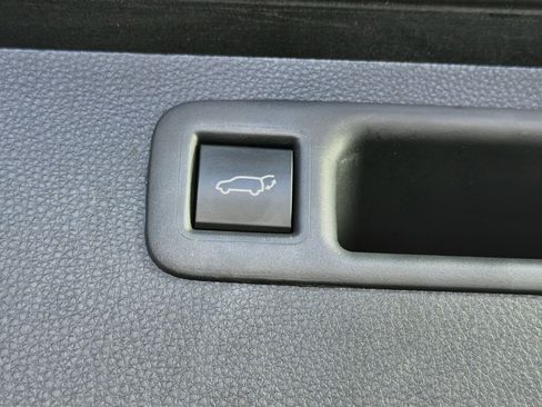 Used 2022 Toyota Highlander XSE FWD image 33