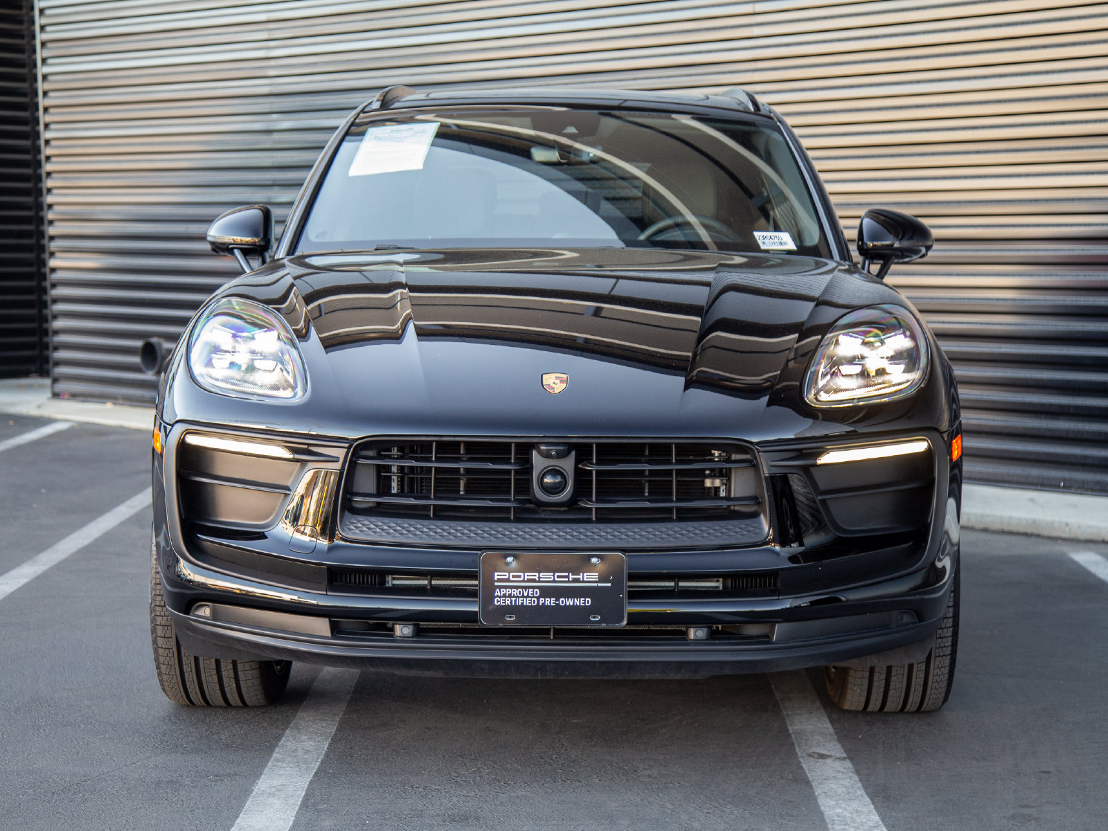Certified 2026 Porsche Macan AWD/4WD image 10
