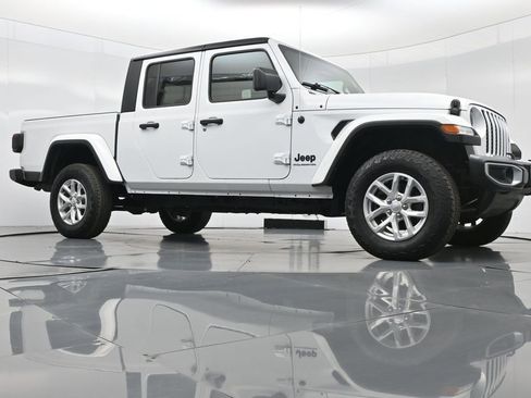 Used 2023 Jeep Gladiator Sport image 50