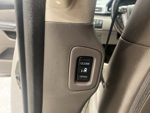 Used 2016 Honda Odyssey EX-L image 31