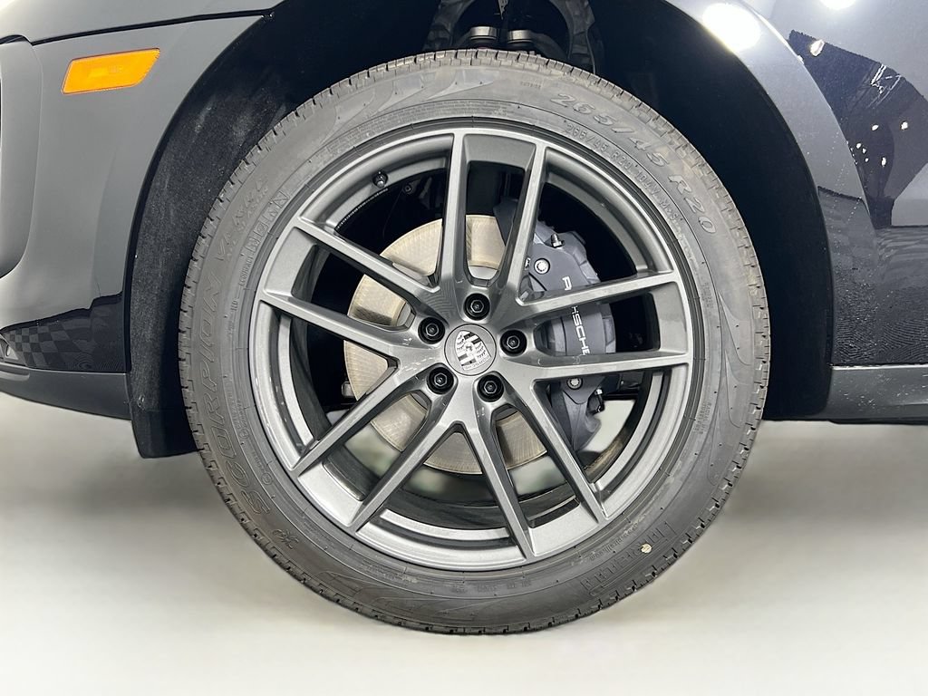 Certified 2026 Porsche Macan AWD/4WD image 33