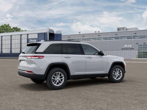 New 2026 Jeep Grand Cherokee Laredo X RWD image 4