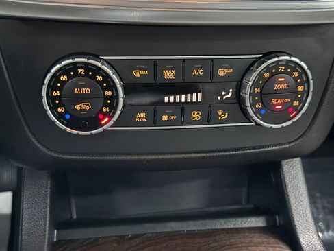 Used 2013 Mercedes-Benz GL 450 GL 450 4MATIC Sport Utility 4D w/ Premium 2 Pkg image 39