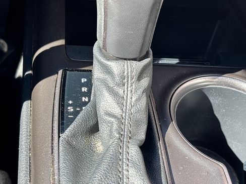 Used 2021 Toyota Camry SE image 12