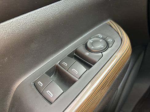 Used 2017 GMC Acadia SLE image 20