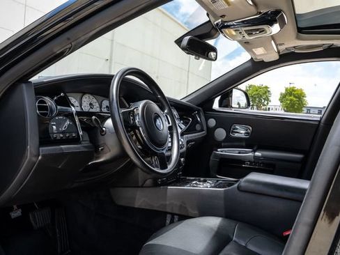 Used 2013 Rolls-Royce Ghost RWD image 21