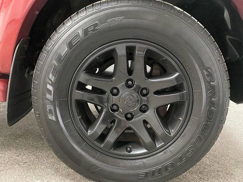 Used 2004 Toyota Tundra Limited image 24