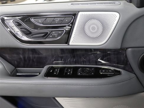 Used 2020 Lincoln Navigator L Reserve w/ Luxury Package image 36