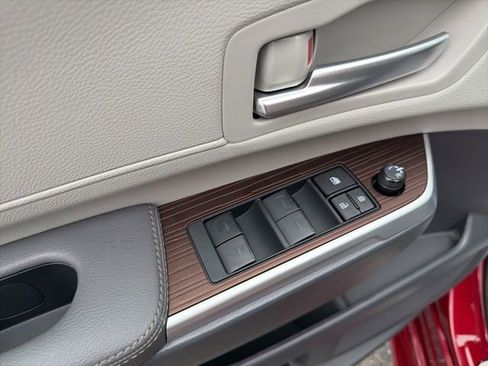 Used 2024 Toyota Sienna XLE image 12