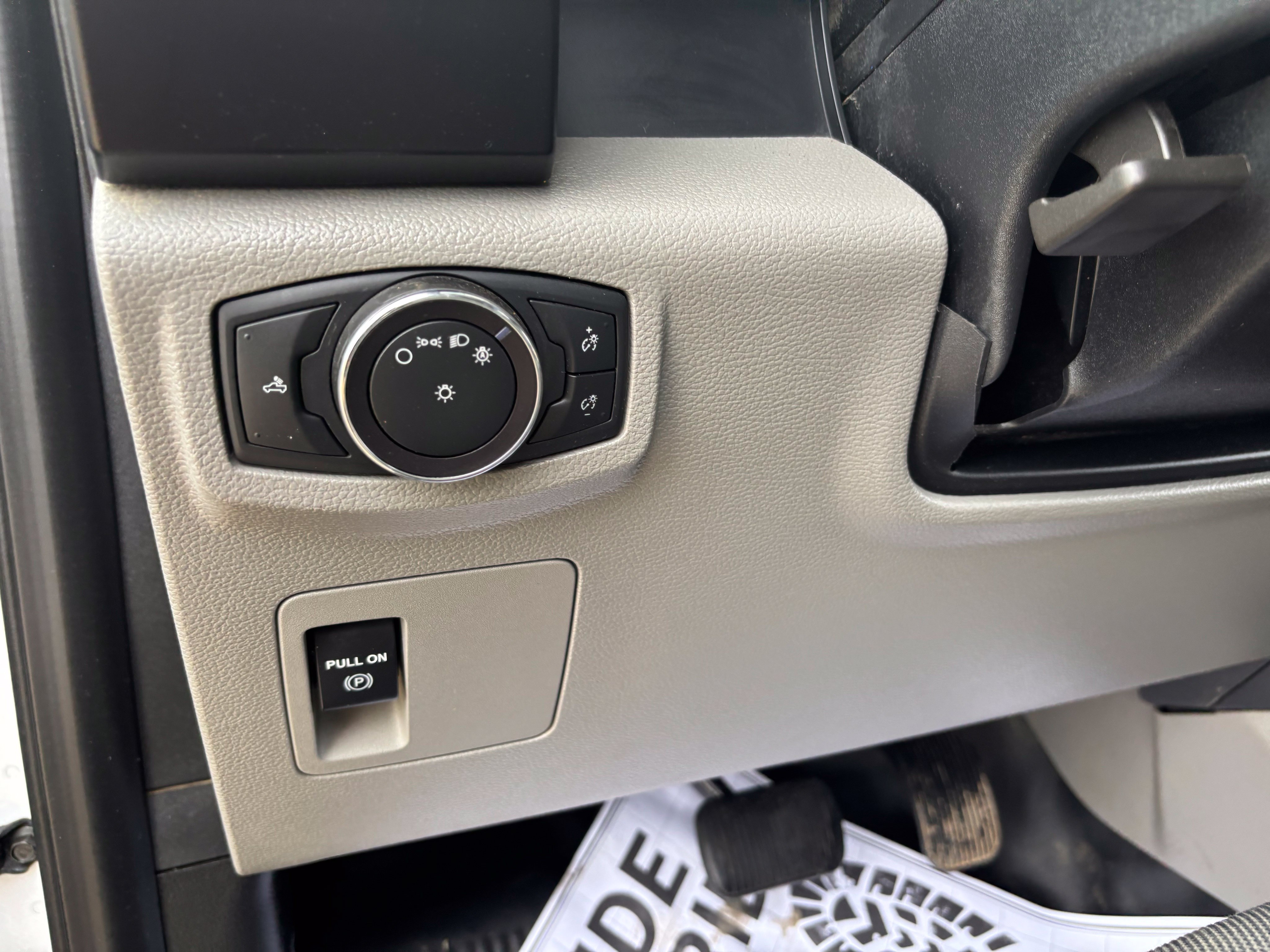 Used 2018 Ford F150 XL w/ Equipment Group 101A Mid AWD/4WD image 25