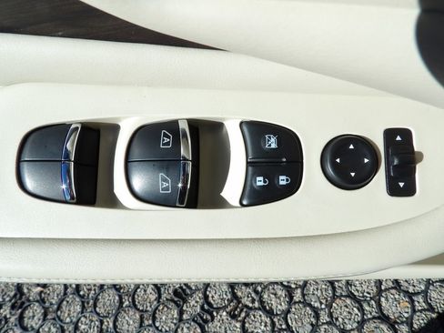 Used 2019 Nissan Murano Platinum w/ Cargo Package image 12