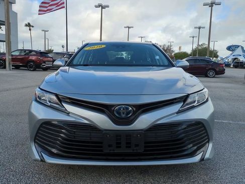 Used 2020 Toyota Camry LE image 9