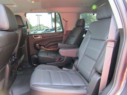 Used 2017 GMC Yukon Denali AWD/4WD image 10