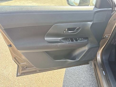 Certified 2025 Nissan Kicks S image 24