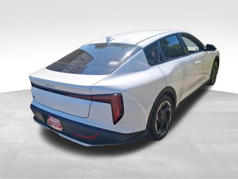 Certified 2025 Kia K4 GT-Line Turbo FWD image 4