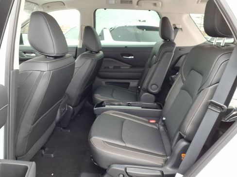 New 2026 Nissan Pathfinder SL image 29