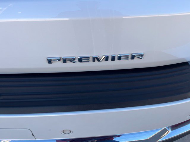 Used 2025 Chevrolet Suburban Premier AWD/4WD image 5