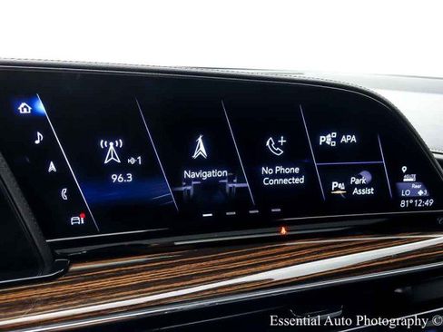 Used 2023 Cadillac Escalade Premium Luxury w/ Performance Package AWD/4WD image 24