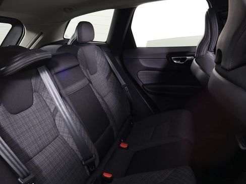 Used 2022 Volvo XC60 B5 Momentum AWD/4WD image 35