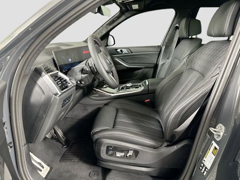 Used 2026 BMW X7 M60i image 15