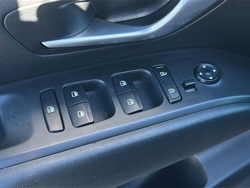 Used 2023 Hyundai Santa Cruz SEL Premium image 9