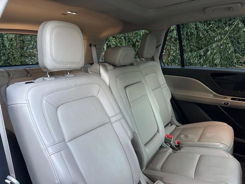 Used 2022 Lincoln Aviator Reserve w/ Elements Package Plus image 23