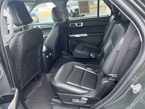 Used 2022 Ford Explorer XLT w/ Equipment Group 202A image 13