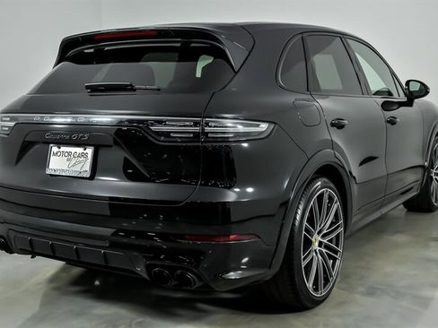 Used 2023 Porsche Cayenne GTS AWD/4WD image 12