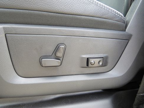 New 2025 RAM 3500 Limited image 21