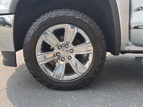 Used 2018 GMC Sierra 1500 SLT AWD/4WD image 28