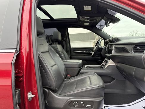 Used 2023 GMC Yukon XL Denali w/ Denali Reserve Package image 29