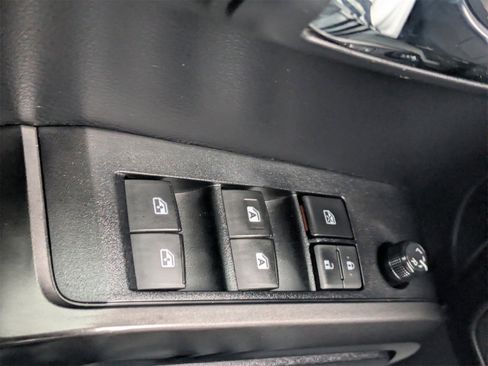 Used 2020 Toyota Tacoma TRD Sport w/ Phone Cable & Charge Package image 26