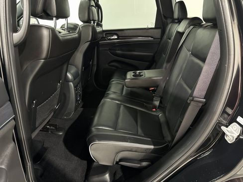 Used 2020 Jeep Grand Cherokee Overland image 19