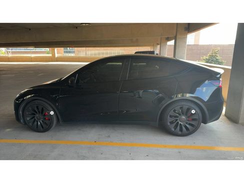 Used 2021 Tesla Model Y Performance AWD/4WD image 2